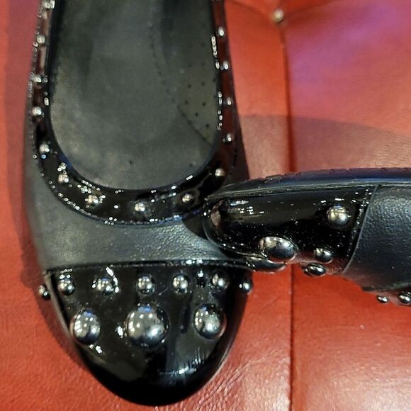 VANELI sz 8.5S black patent leather with dimensional studs - Picture 4 of 9